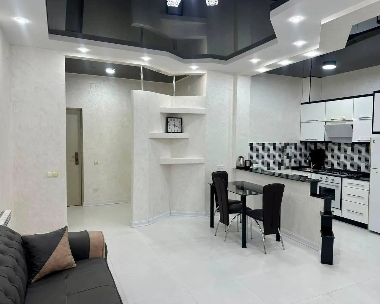 Apartment, 2-room, 55 m², Ilia Chavchavadze St, 51-57