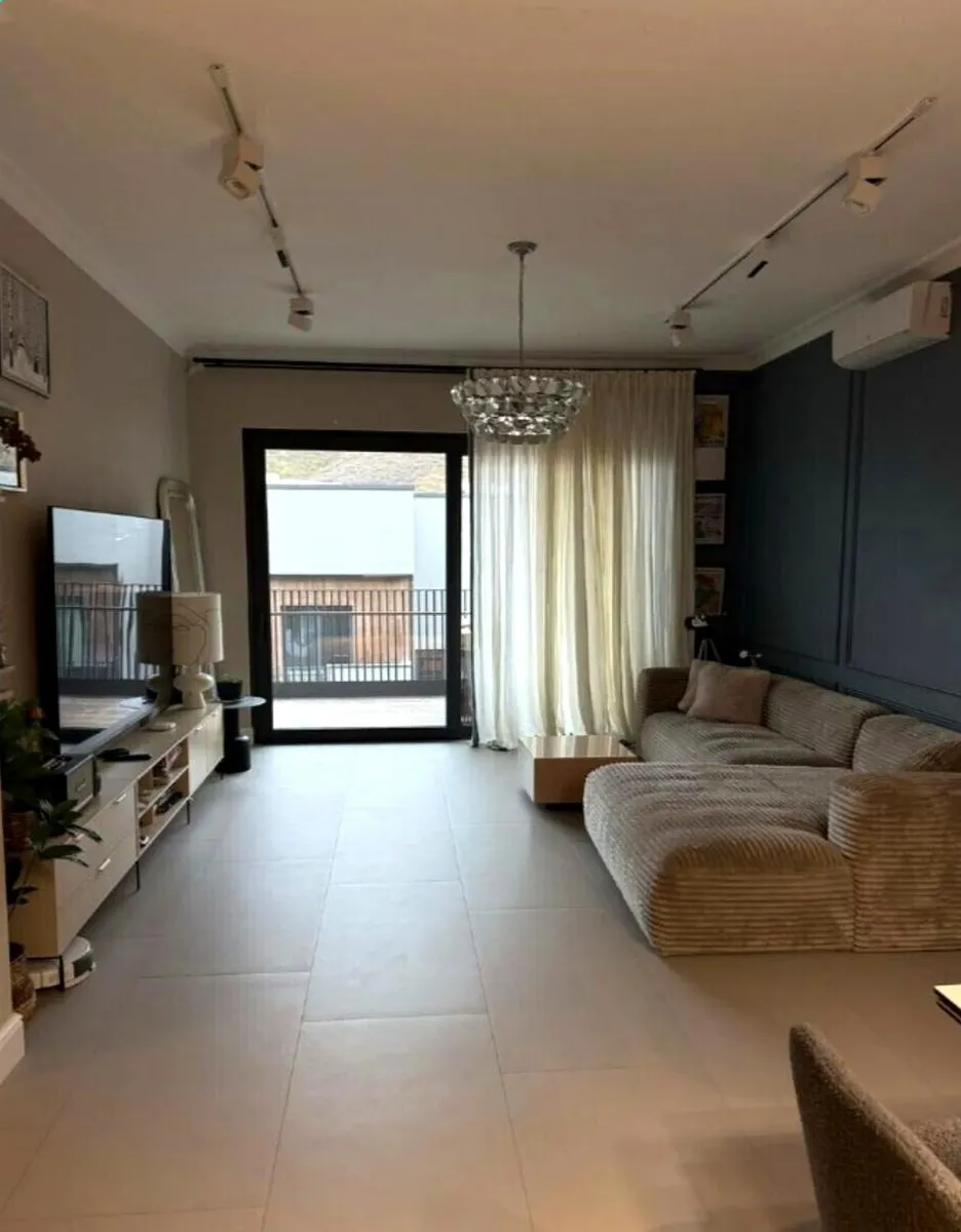 Квартира, 3-комн., 110 м²