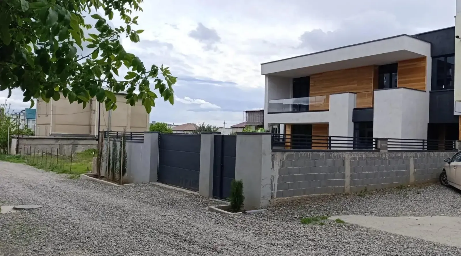 Дом, 8-комн., 300 м²