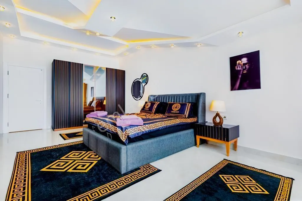 Apartment, 4-room, 200 m²