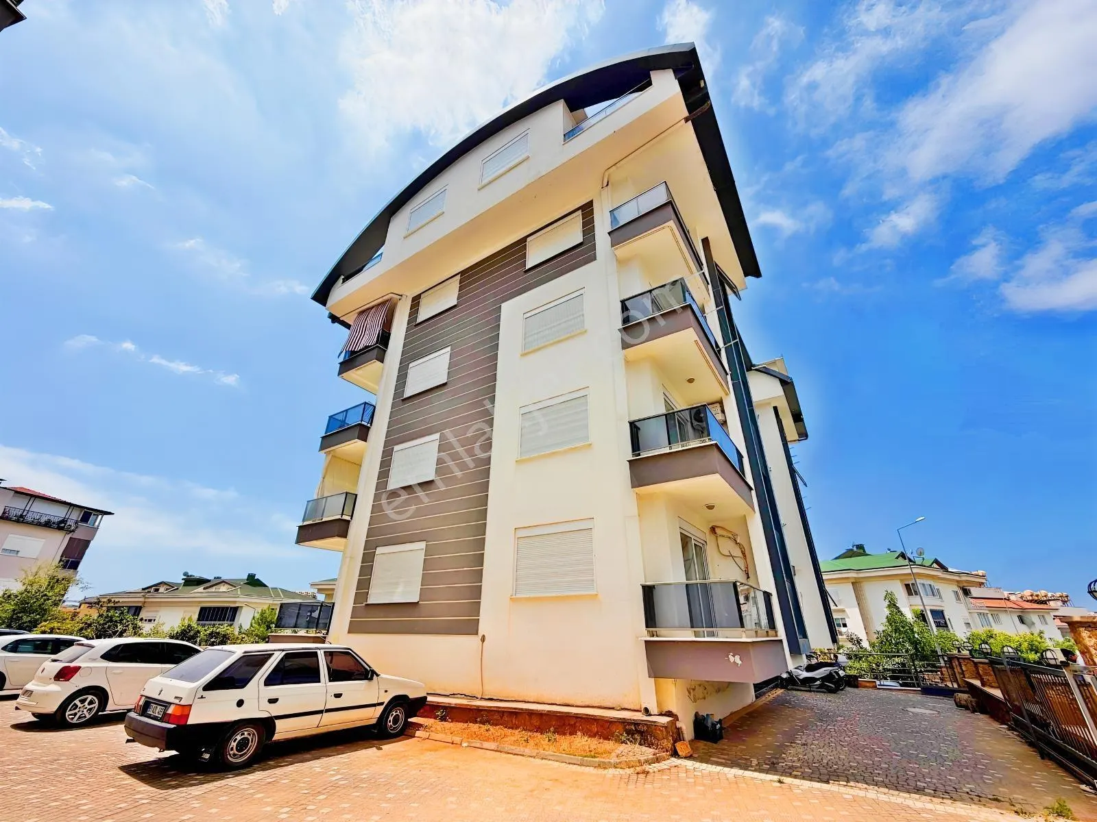 Apartment, 4-room, 140 m²