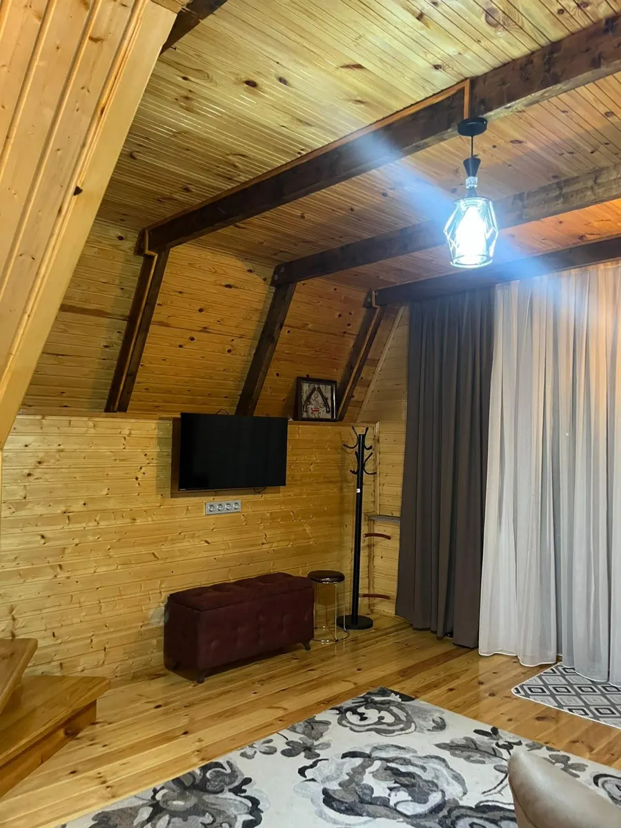House, 3-room, 90 m²