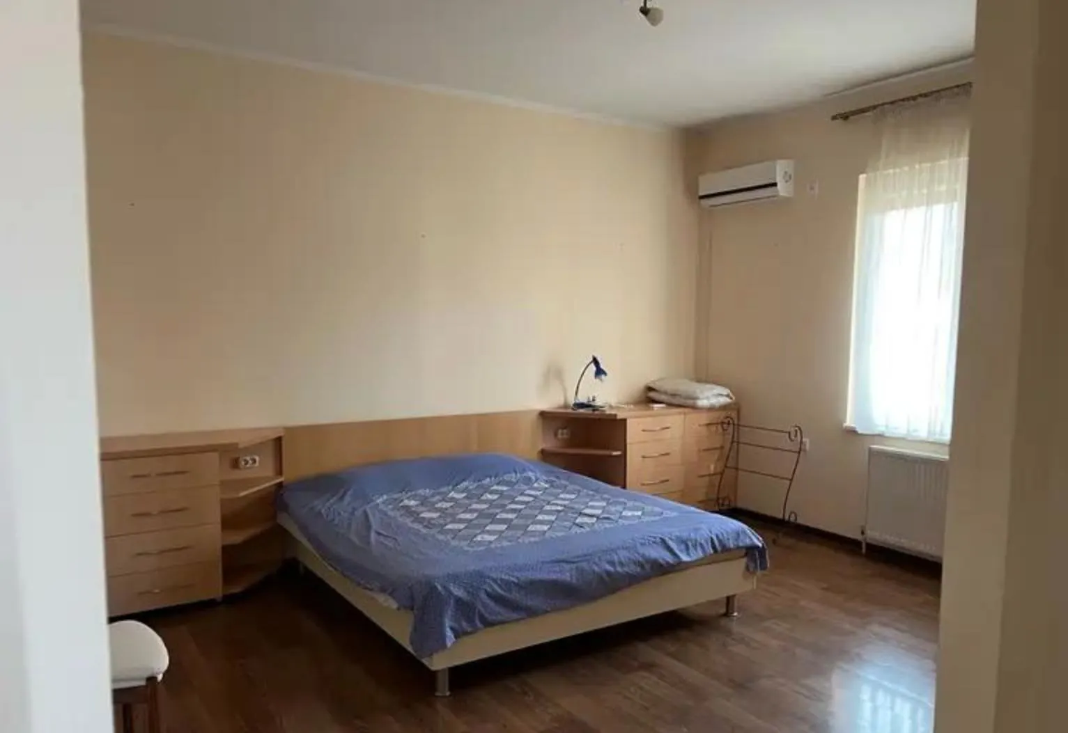 House, 5-room, 205 m²
