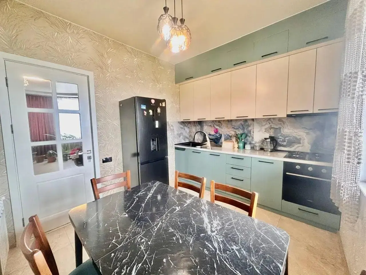 Дом, 5-комн., 280 м²
