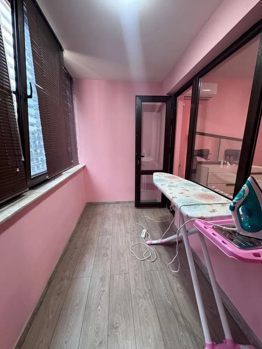 Квартира, 3-комн., 82 м²