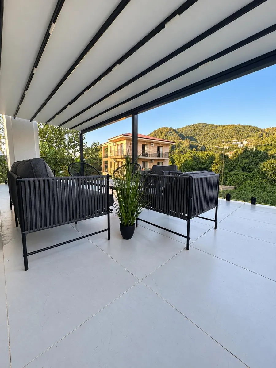 House, 4-room, 220 m²