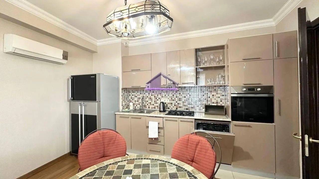 Квартира, 3-комн., 85 м²