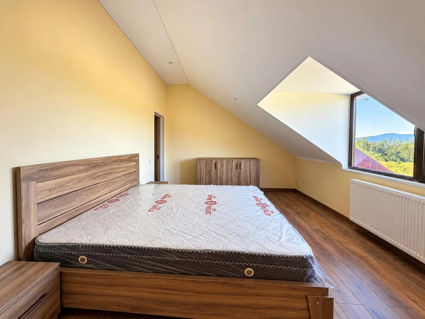 House, 6-room, 372 m²