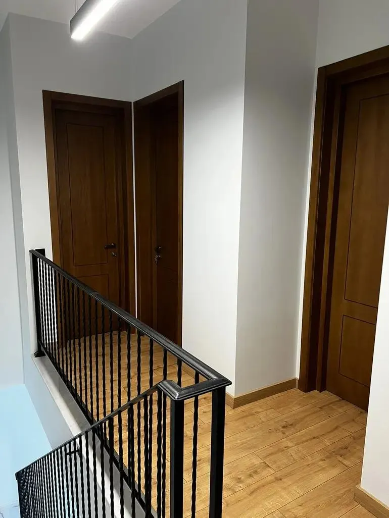 Дом, 5-комн., 200 м²