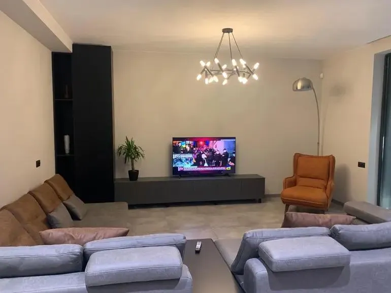 Дом, 6-комн., 355 м²