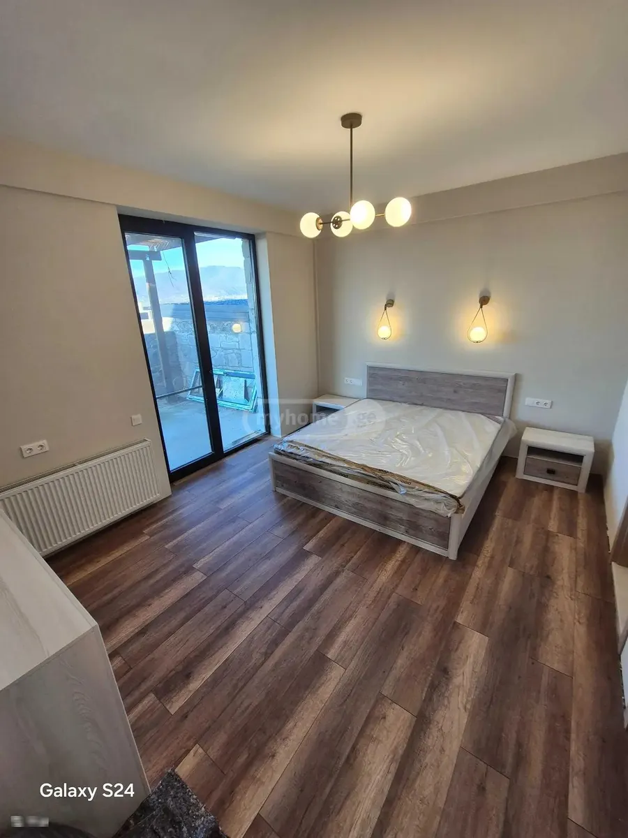Дом, 7-комн., 240 м²