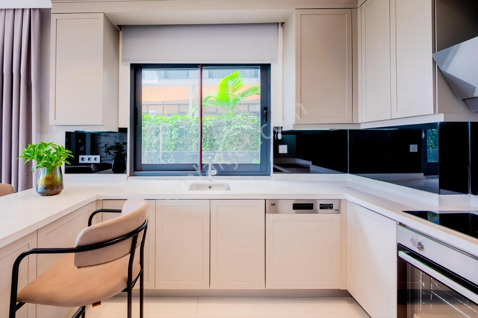 Apartment, 3-room, 125 m²