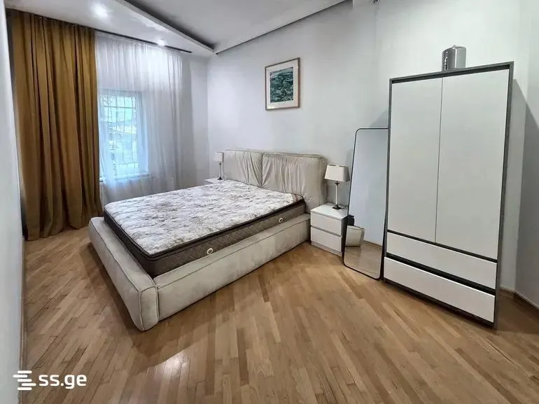 Apartment, 4-room, 120 m²