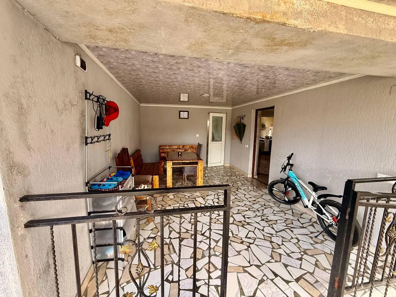 House, 5-room, 160 m²