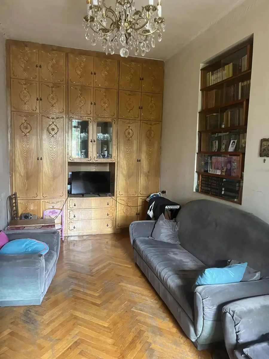 Дом, 10-комн., 310 м²