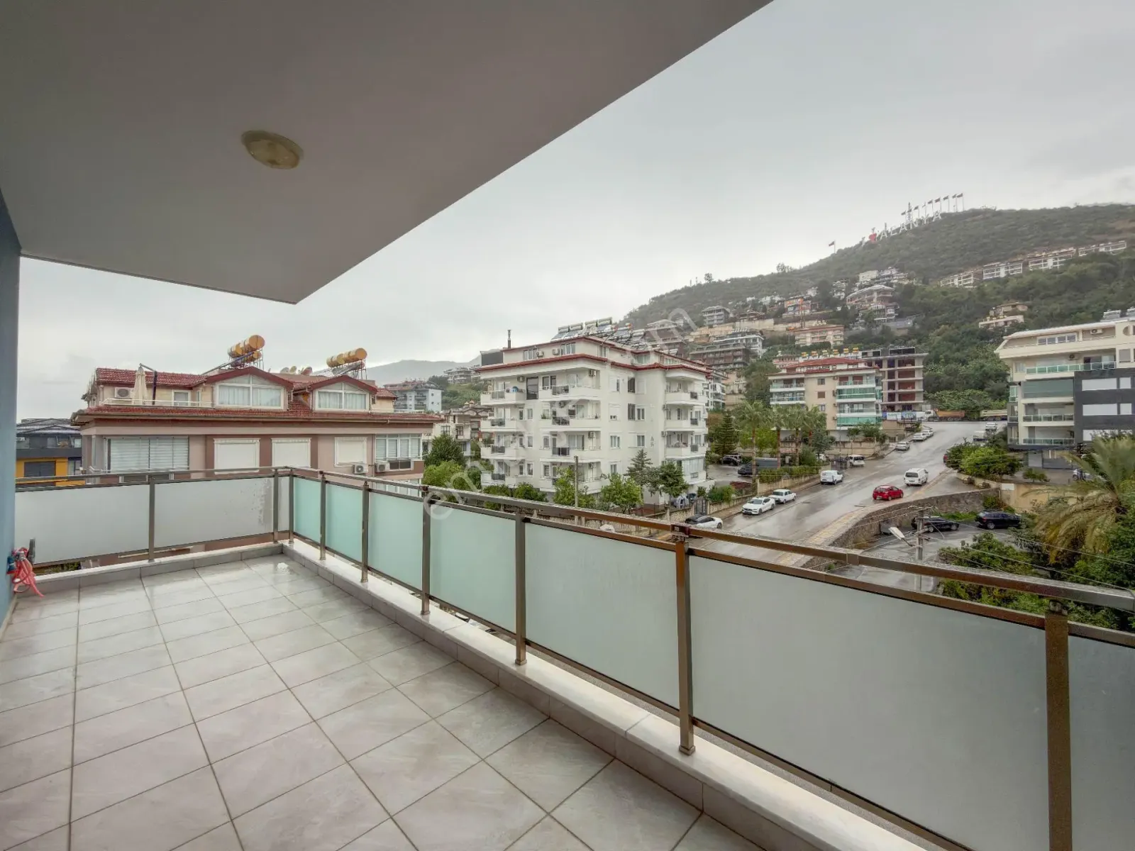 Apartment, 5-room, 182 m²