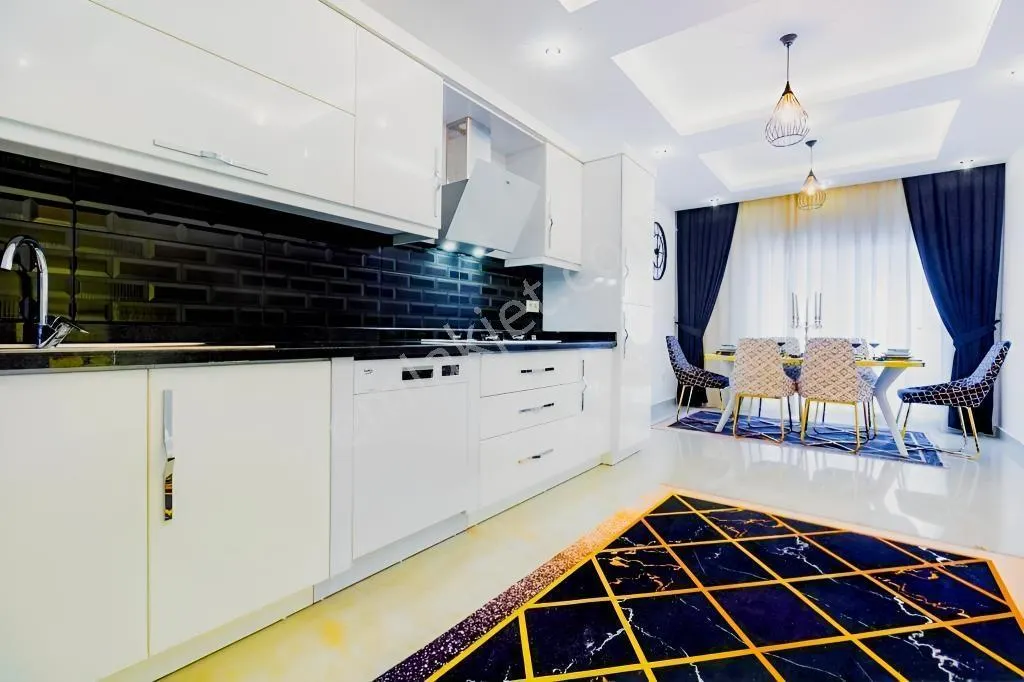 Apartment, 4-room, 200 m²
