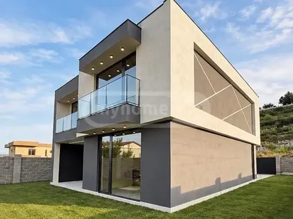 Дом, 5-комн., 230 м²