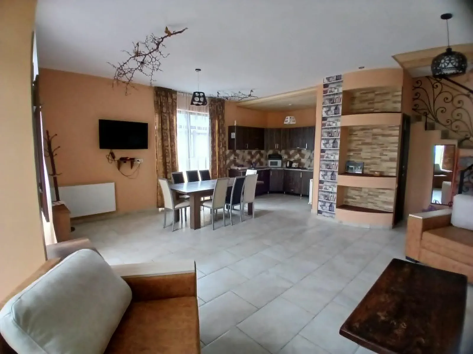 House, 3-room, 97.6 m²