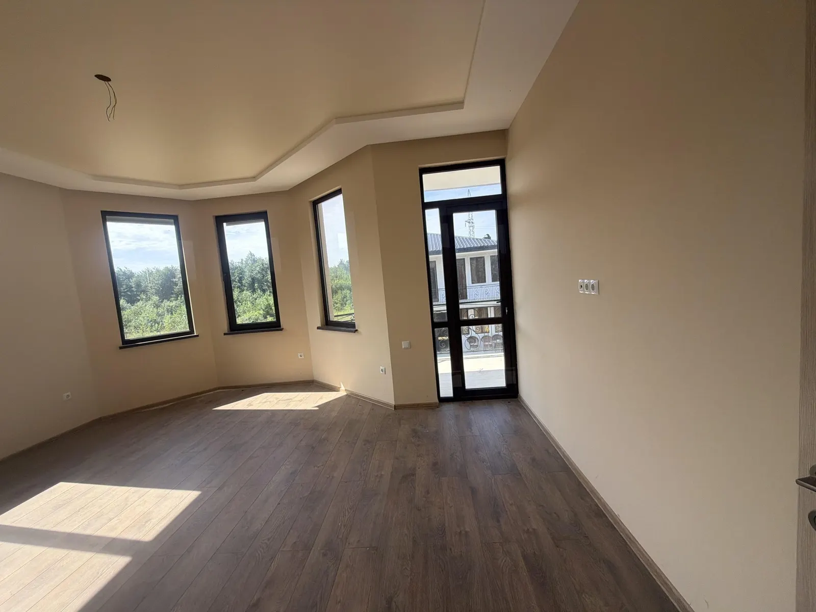 House, 5-room, 194.8 m²