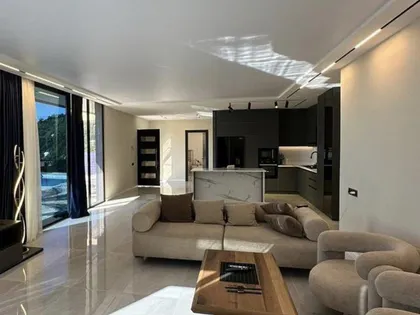 Дом, 5-комн., 400 м²