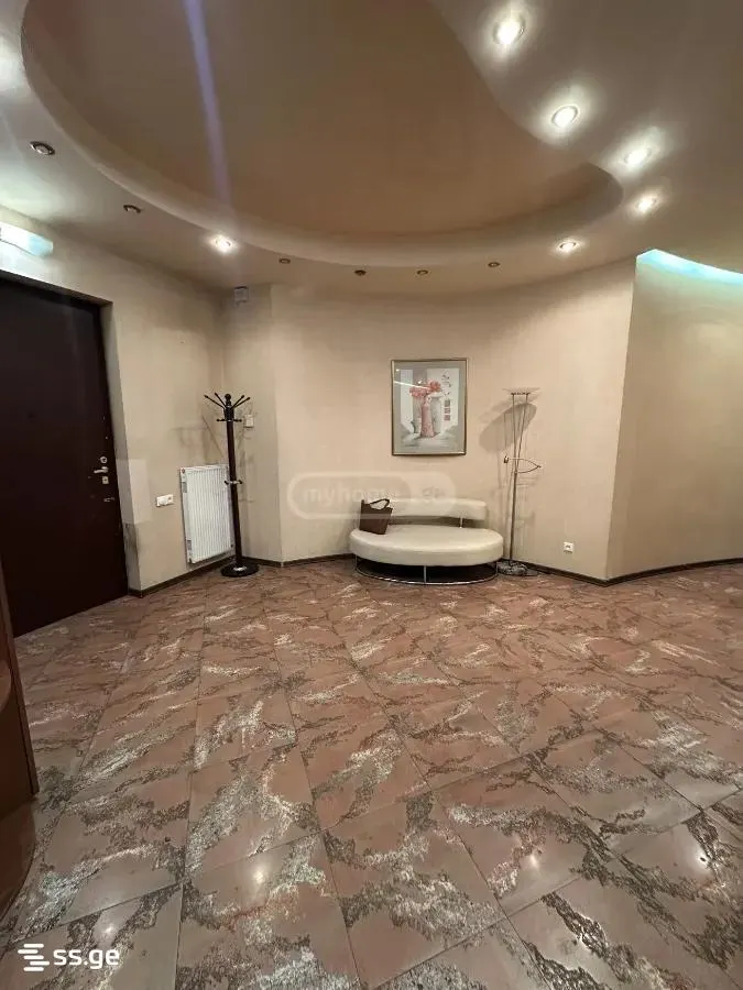 Apartment, 5-room, 300 m²