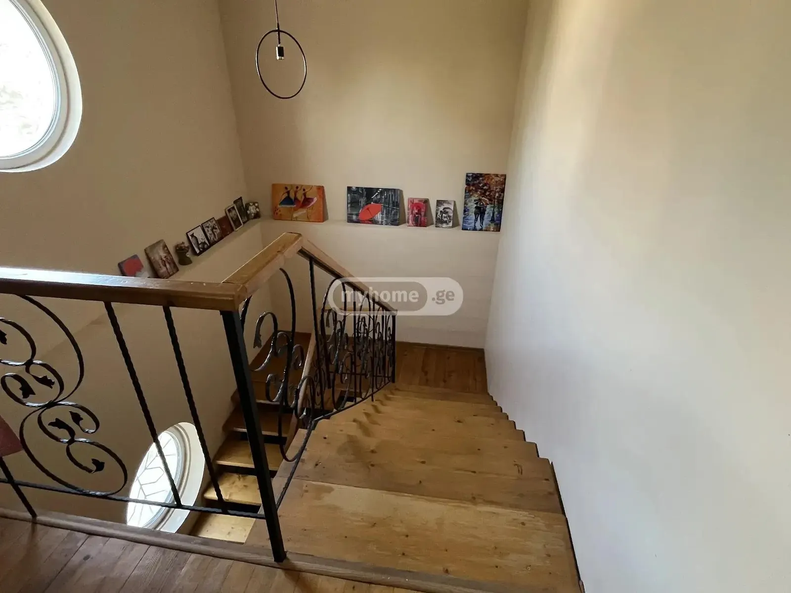 House, 6-room, 262 m²