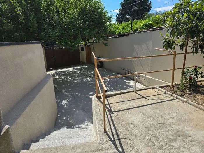 House, 4-room, 90 m²