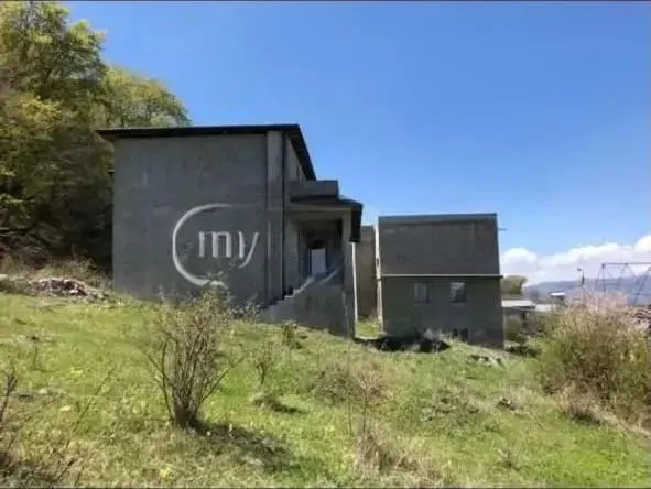 Дом, 6-комн., 300 м²
