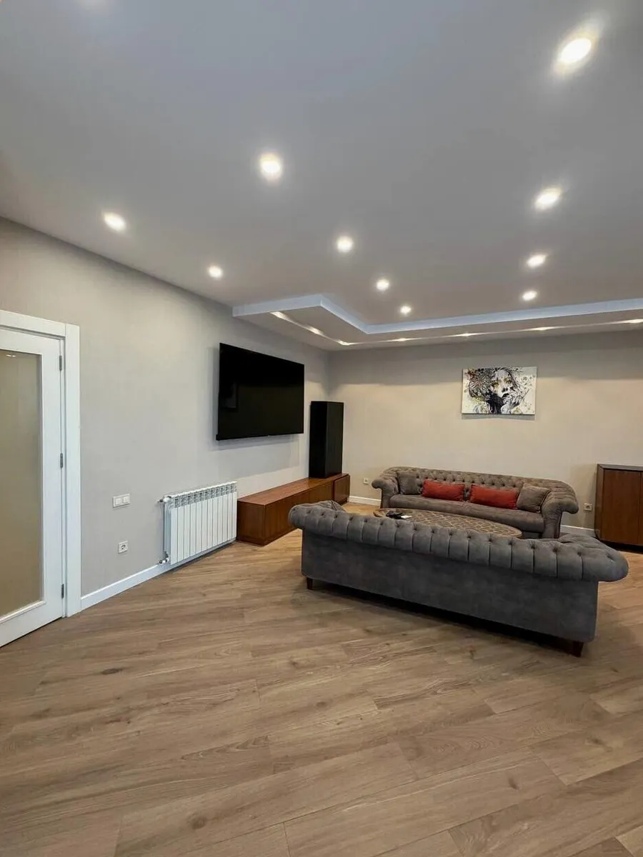 Квартира, 4-комн., 217 м²