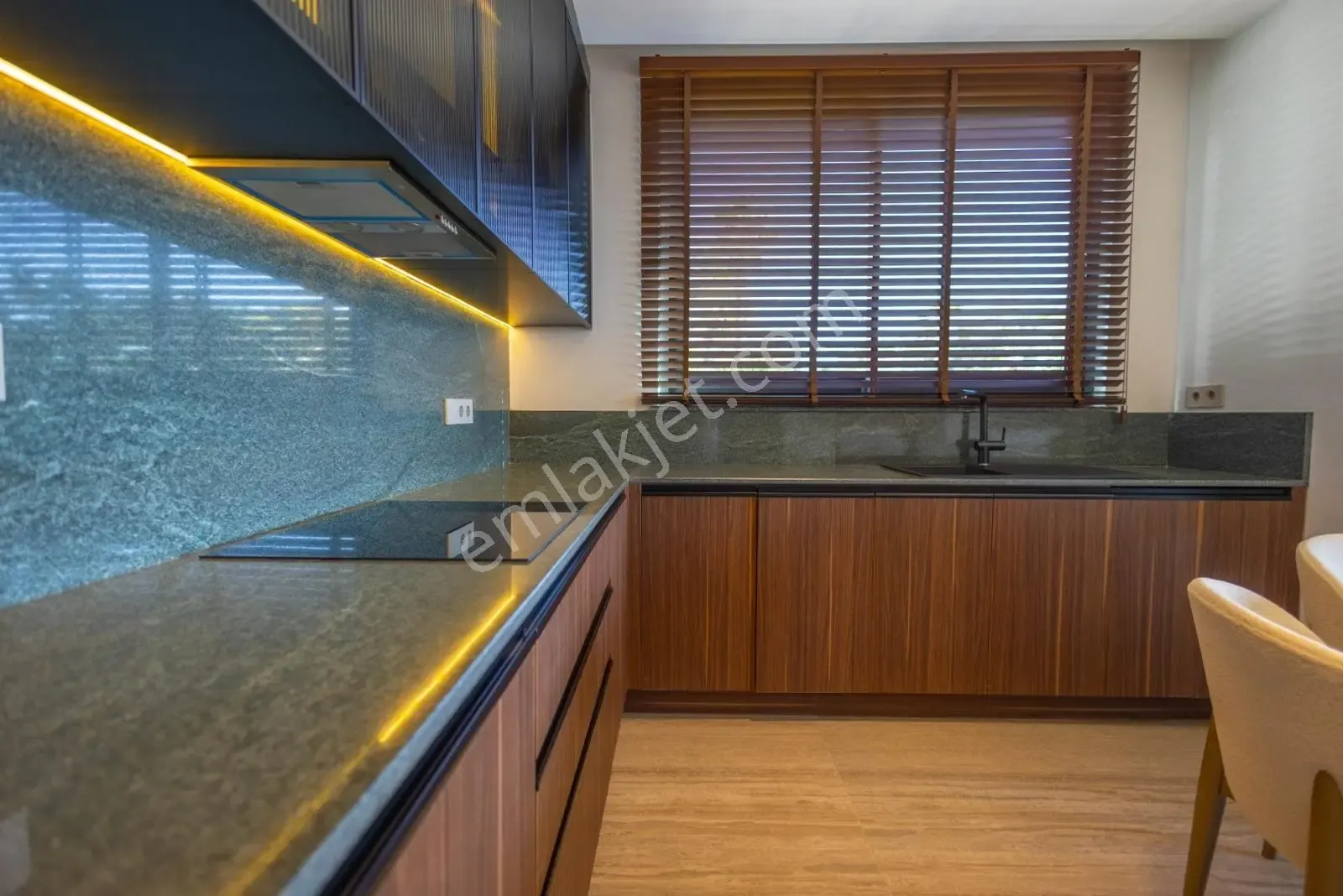 Apartment, 3-room, 85 m²