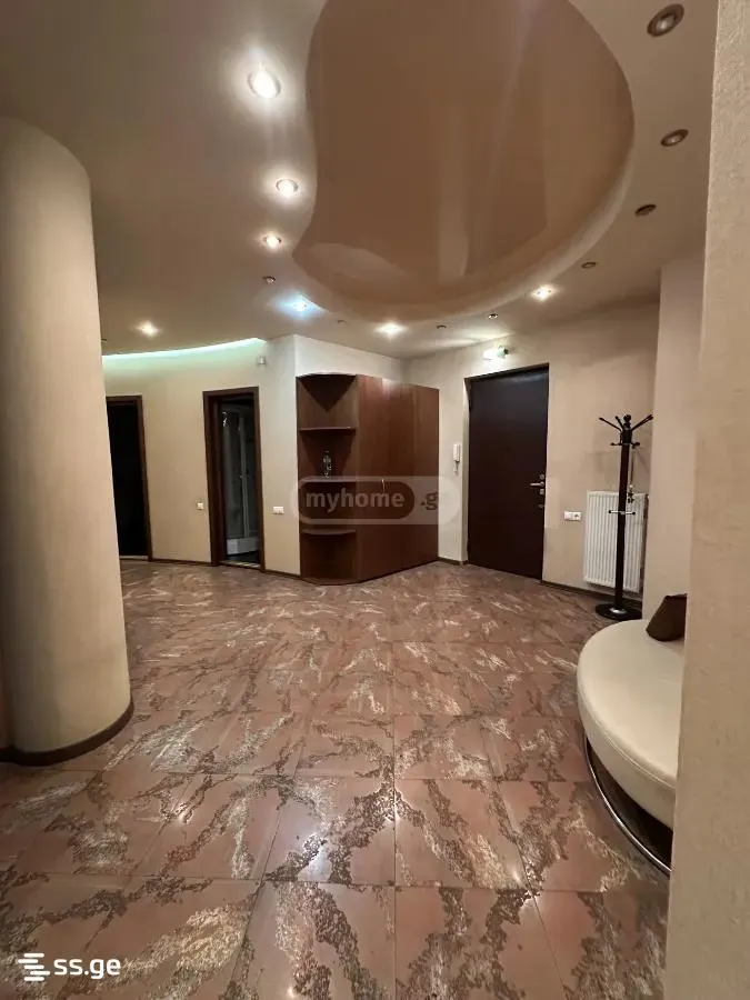 Квартира, 5-комн., 270 м²