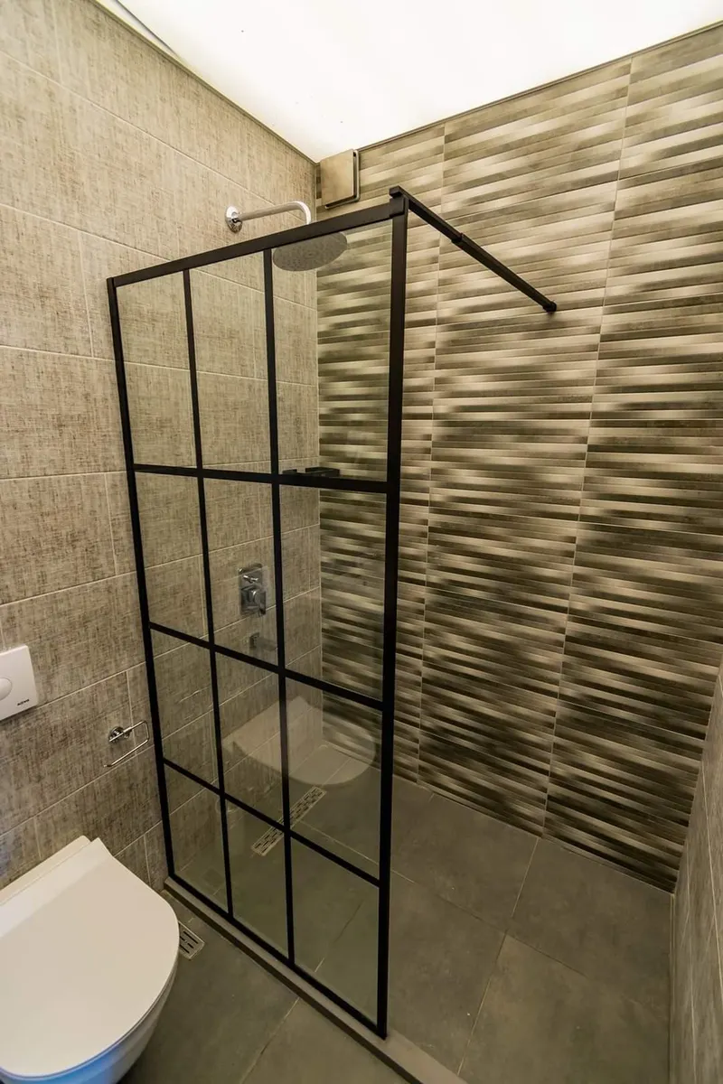 Дом, 5-комн., 250 м²