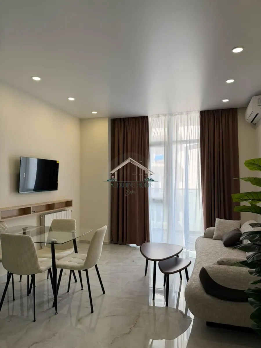 Квартира, 2-комн., 50 м², Royal Residence