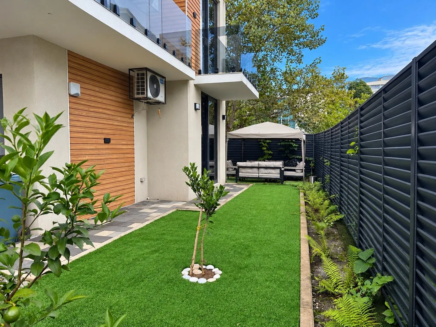 House, 5-room, 217 m²