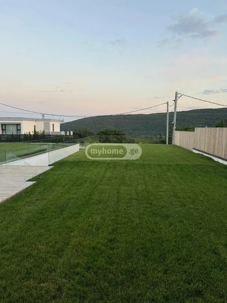 Дом, 8-комн., 1500 м²