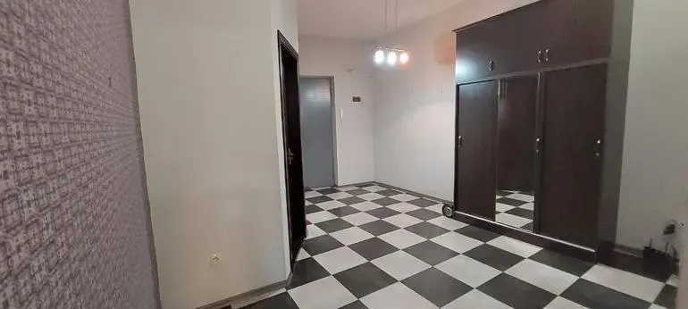 Квартира, 3-комн., 102 м²