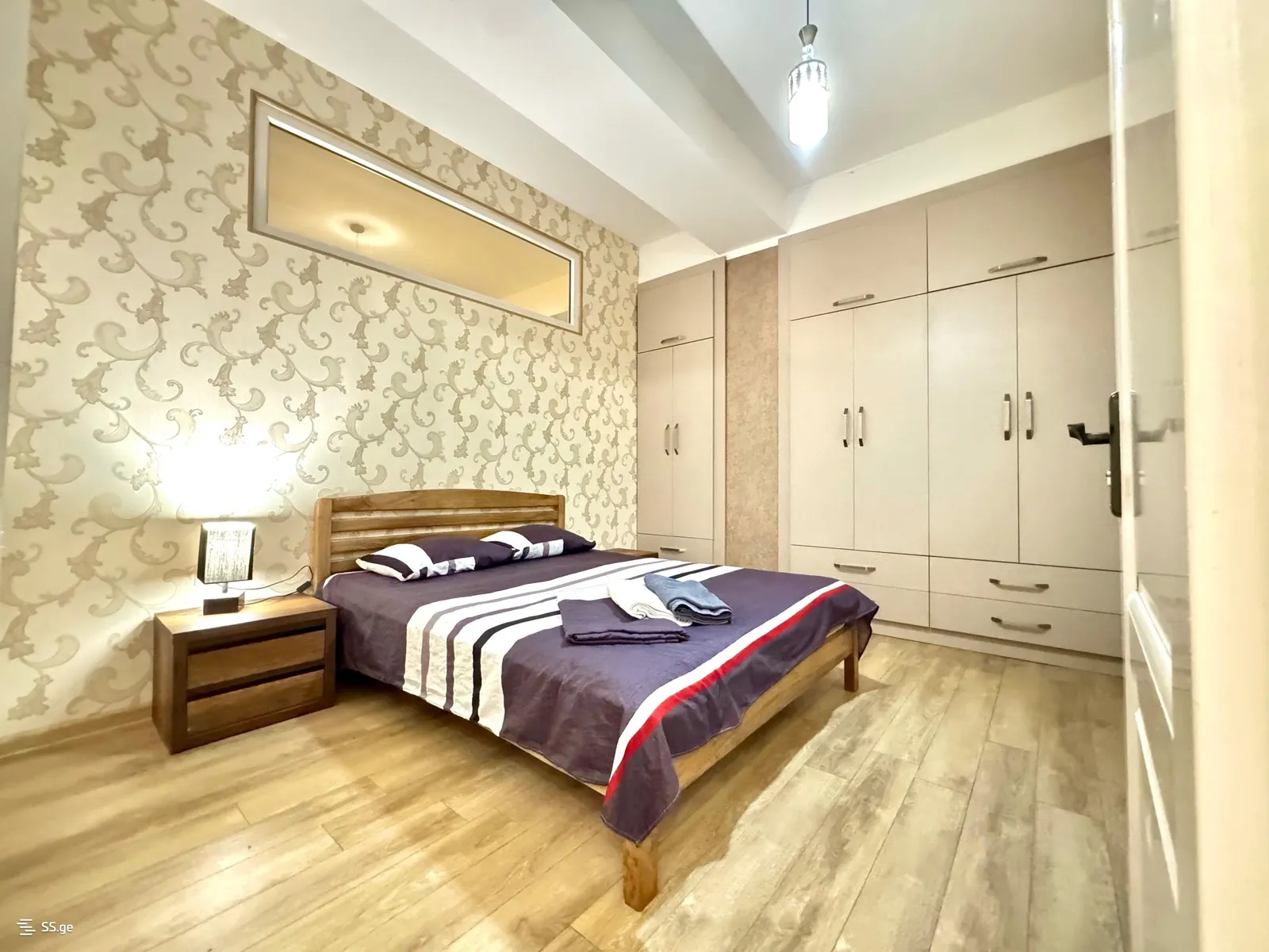 Квартира, 3-комн., 100 м²