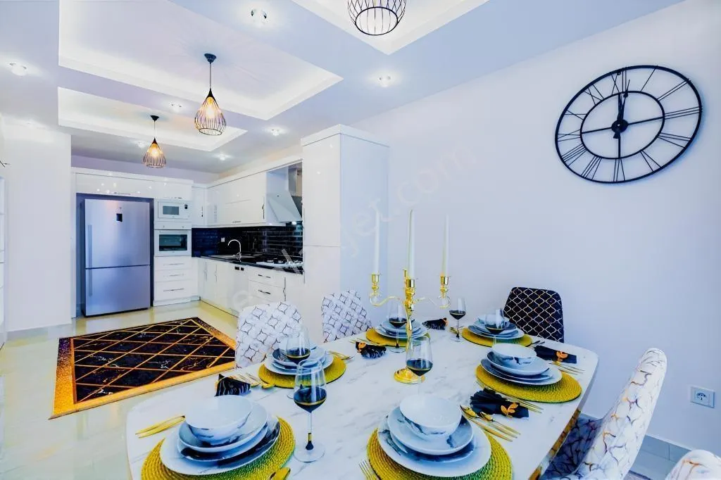 Apartment, 4-room, 200 m²