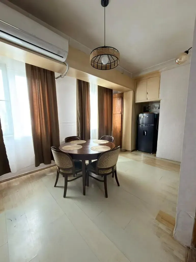 Квартира, 3-комн., 90 м²
