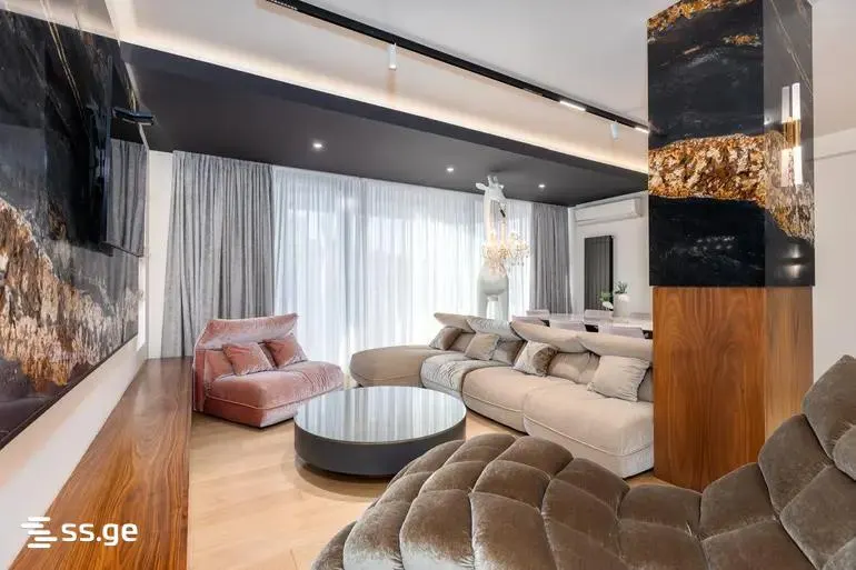 Apartment, 5-room, 240 m²