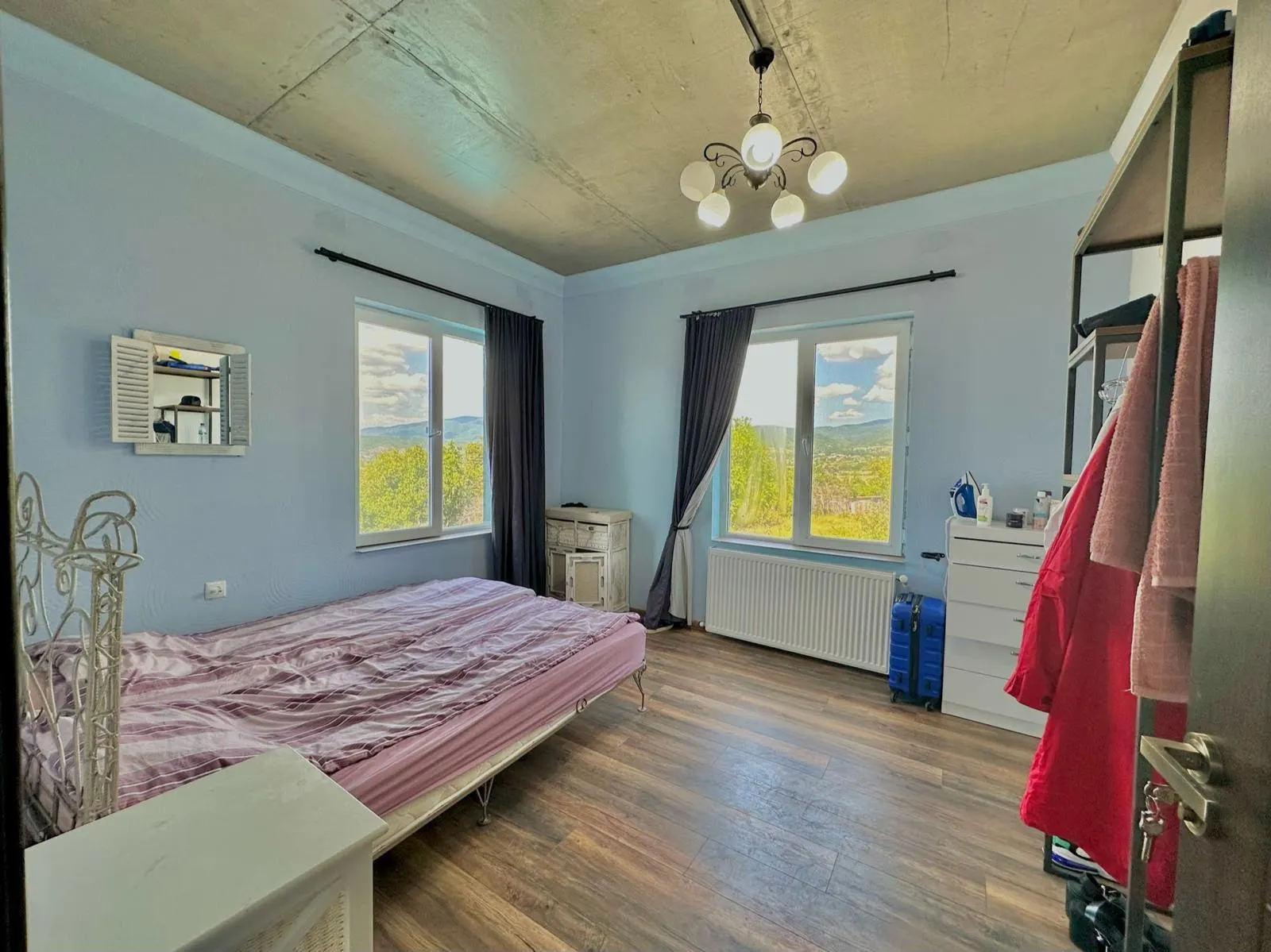 Дом, 5-комн., 290.75 м²