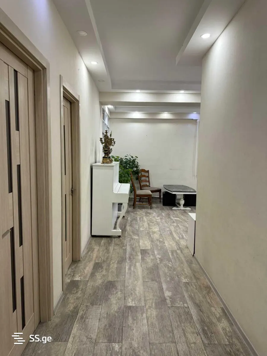 ბინა, 4-ოთახიანი, 150 მ², West House
