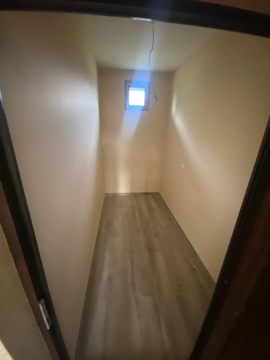 House, 5-room, 250 m²