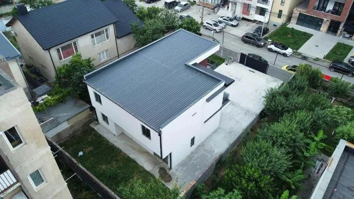 House, 5-room, 280 m²