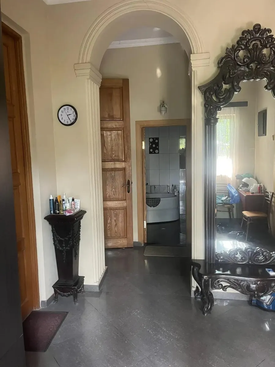 Дом, 10-комн., 310 м²