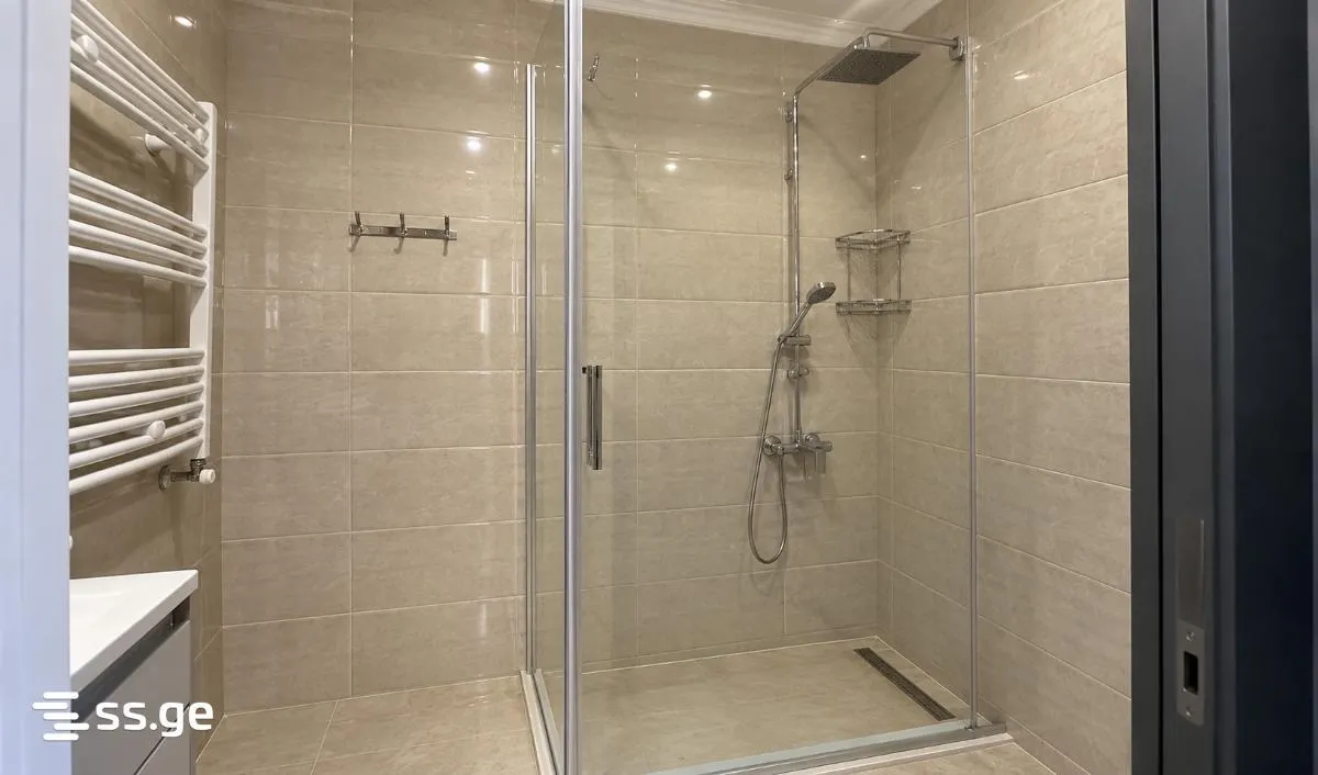 Apartment, 5-room, 140 m², Vakhtang Bochorishvili St, 24
