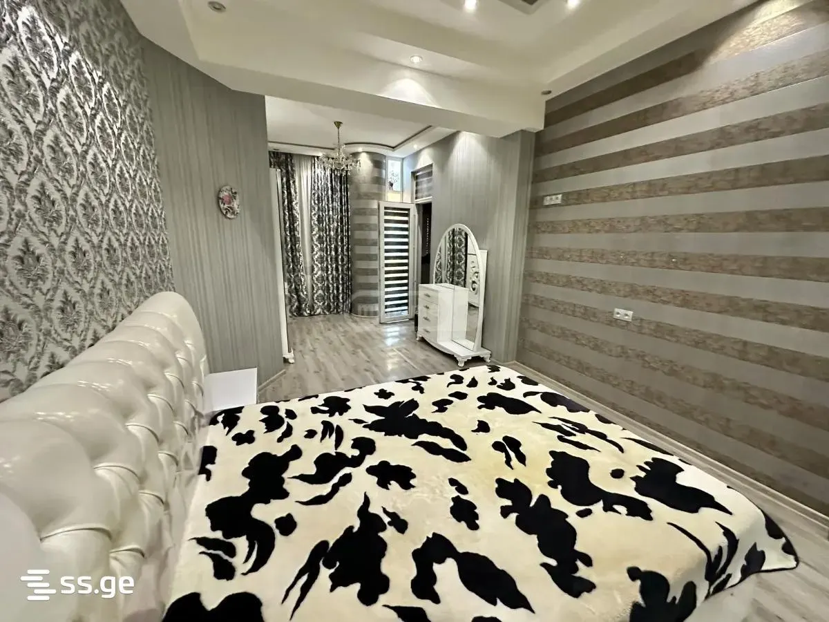 Apartment, 5-room, 180 m²