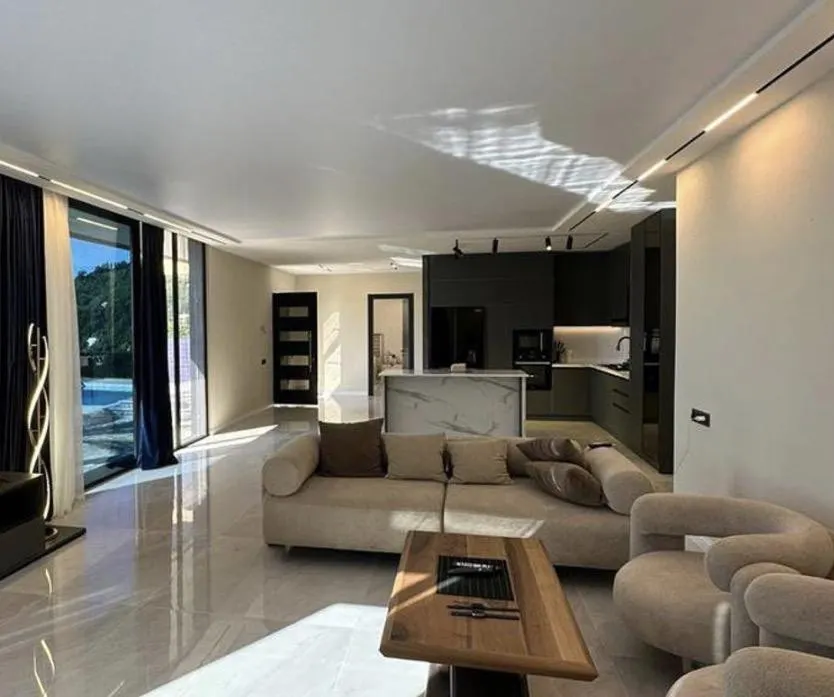 Дом, 5-комн., 400 м²