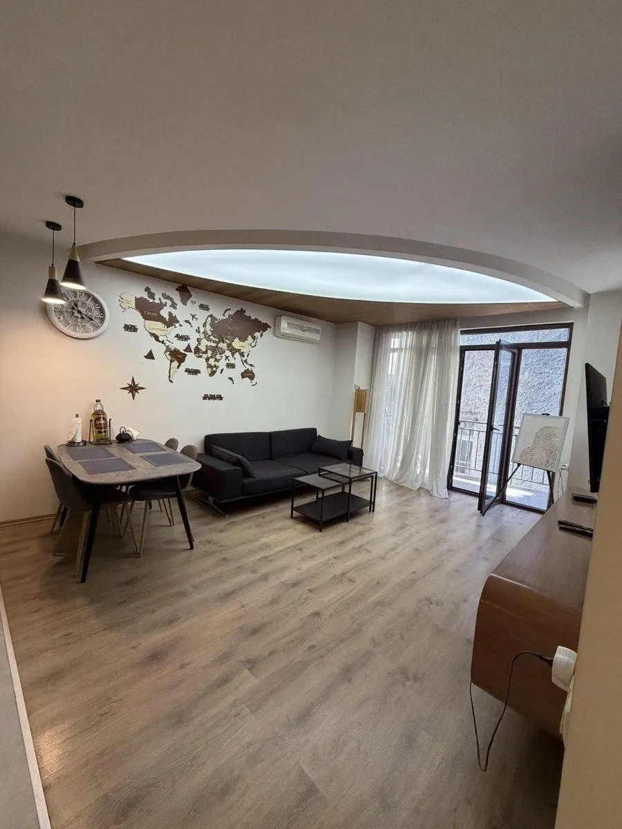 Квартира, 2-комн., 65 м²
